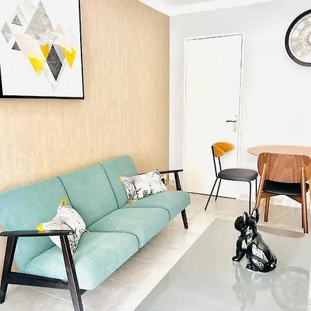 2 Bedroom Luxury Flat With Balcony Center Apartment